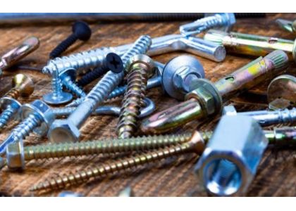 The characteristics and applications of fasteners made of different materials
