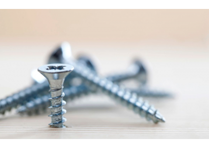 How to distinguish between stainless steel screws, galvanized screws and nickel-plated screws?