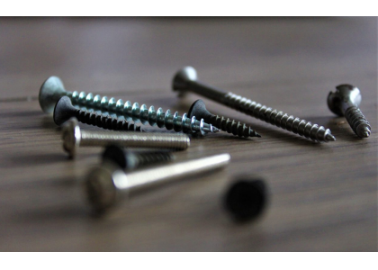 What is the difference between machine screws and ordinary screws